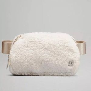 NWOT Lulu Lemon Fleece Everywhere Belt bag
